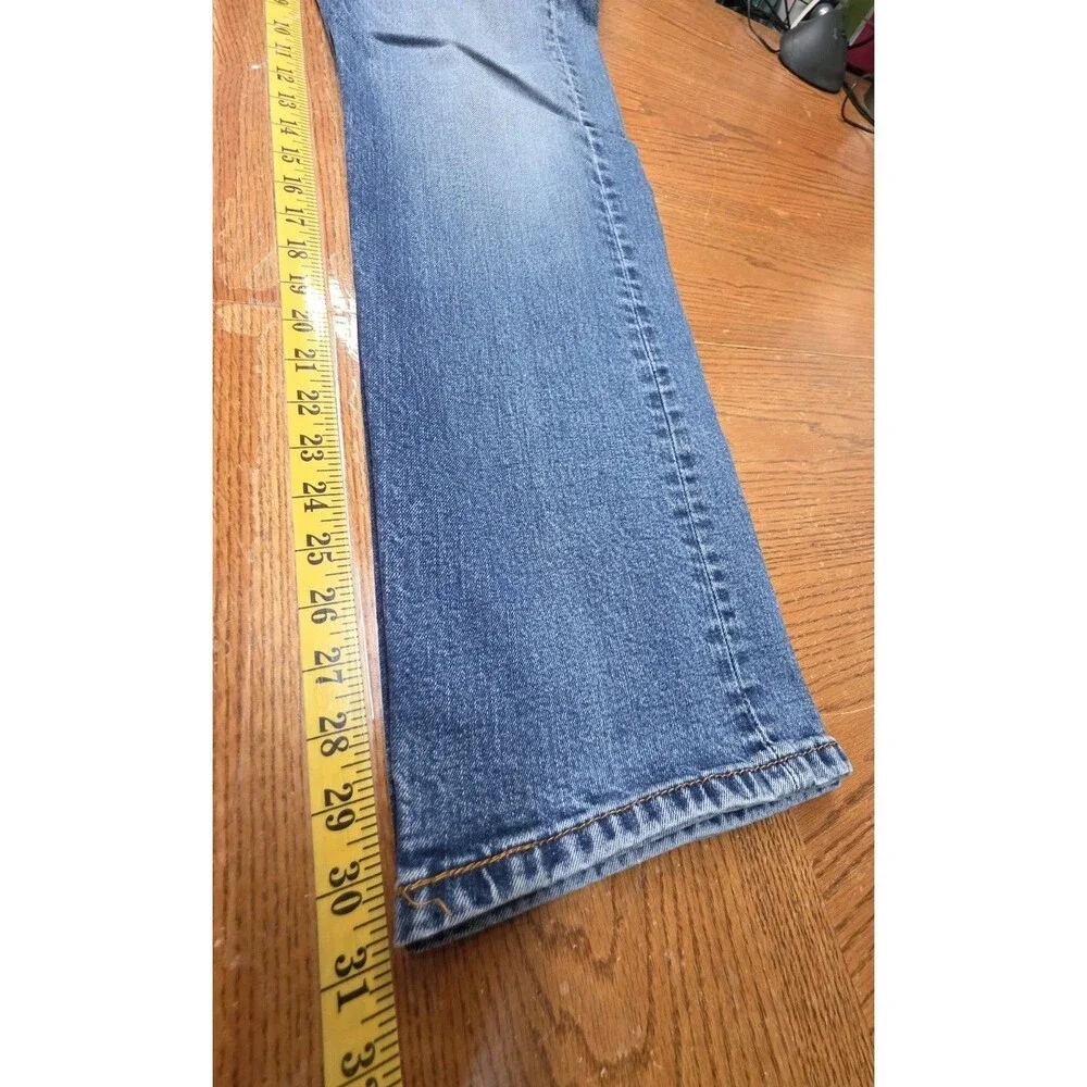 Levi's Men's Size 34 X 32 Medium Blue Denim Jeans Straight Leg